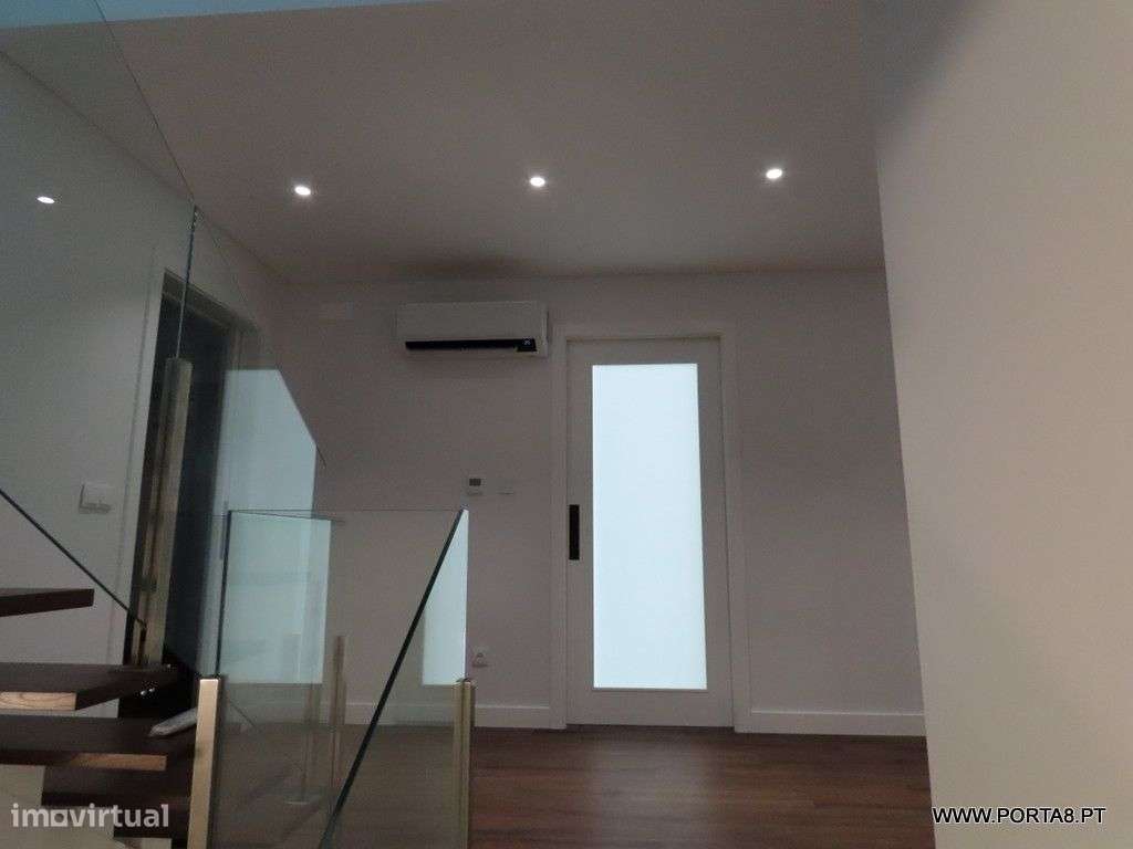 Moradia T3 em Condomínio Fechado – Nossa Senhora de Encarnação-26