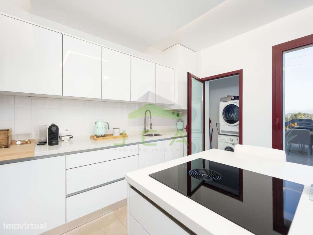 Excelente apartamento T4 com terraço e piscina-11