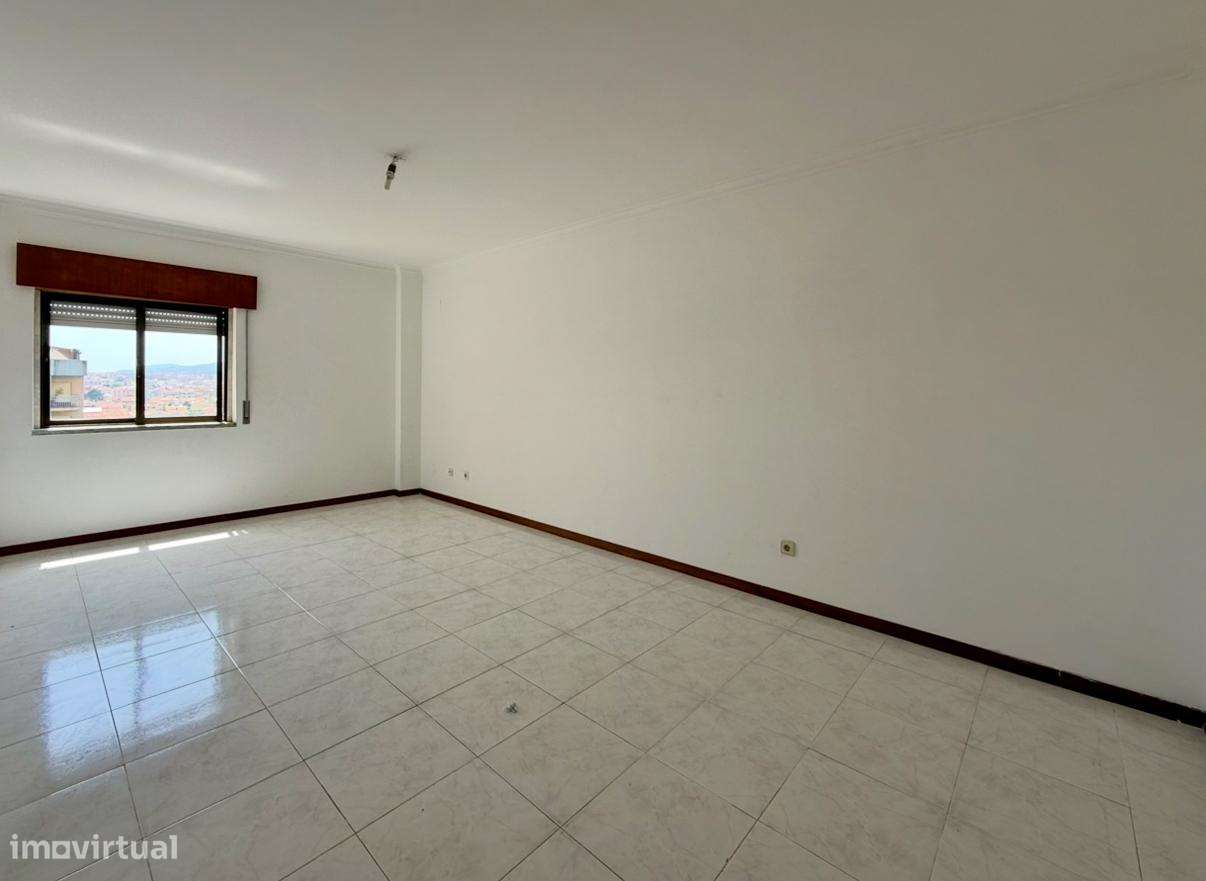 T1 com Parqueamento na Tapada das Mercês-6