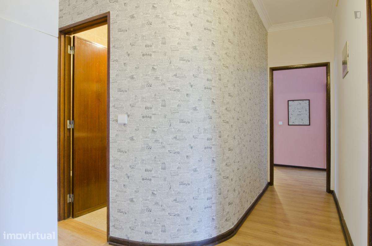 Quarto - localizado em Sete Rios Lisbon - Grande imagem: 4/7