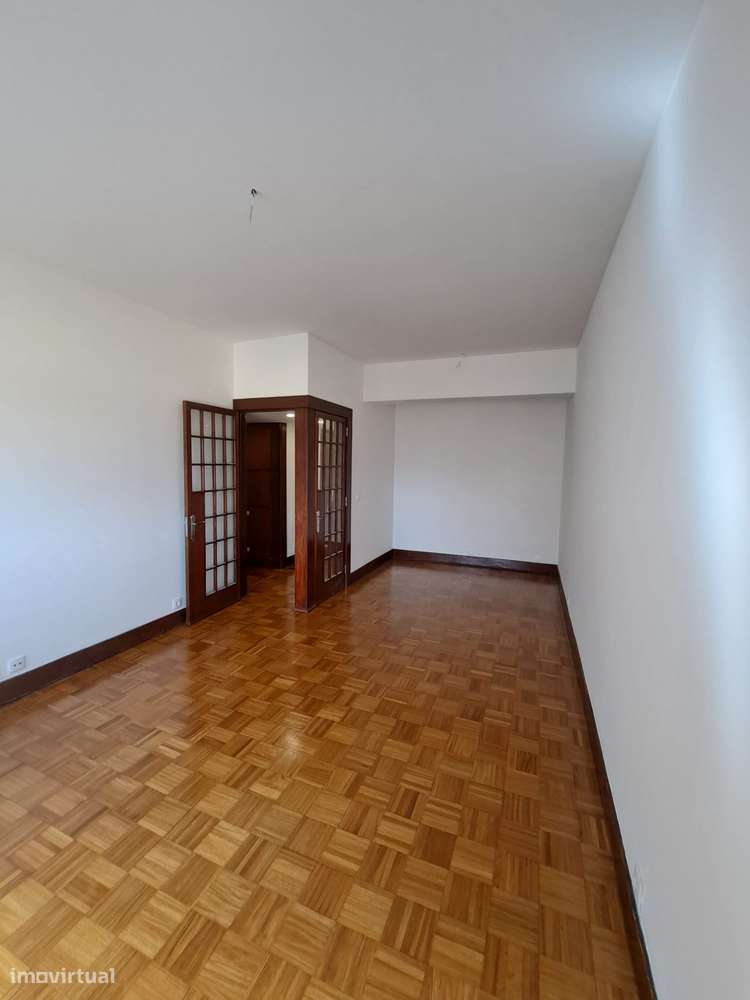 Arrendamento T2 no Restelo-5