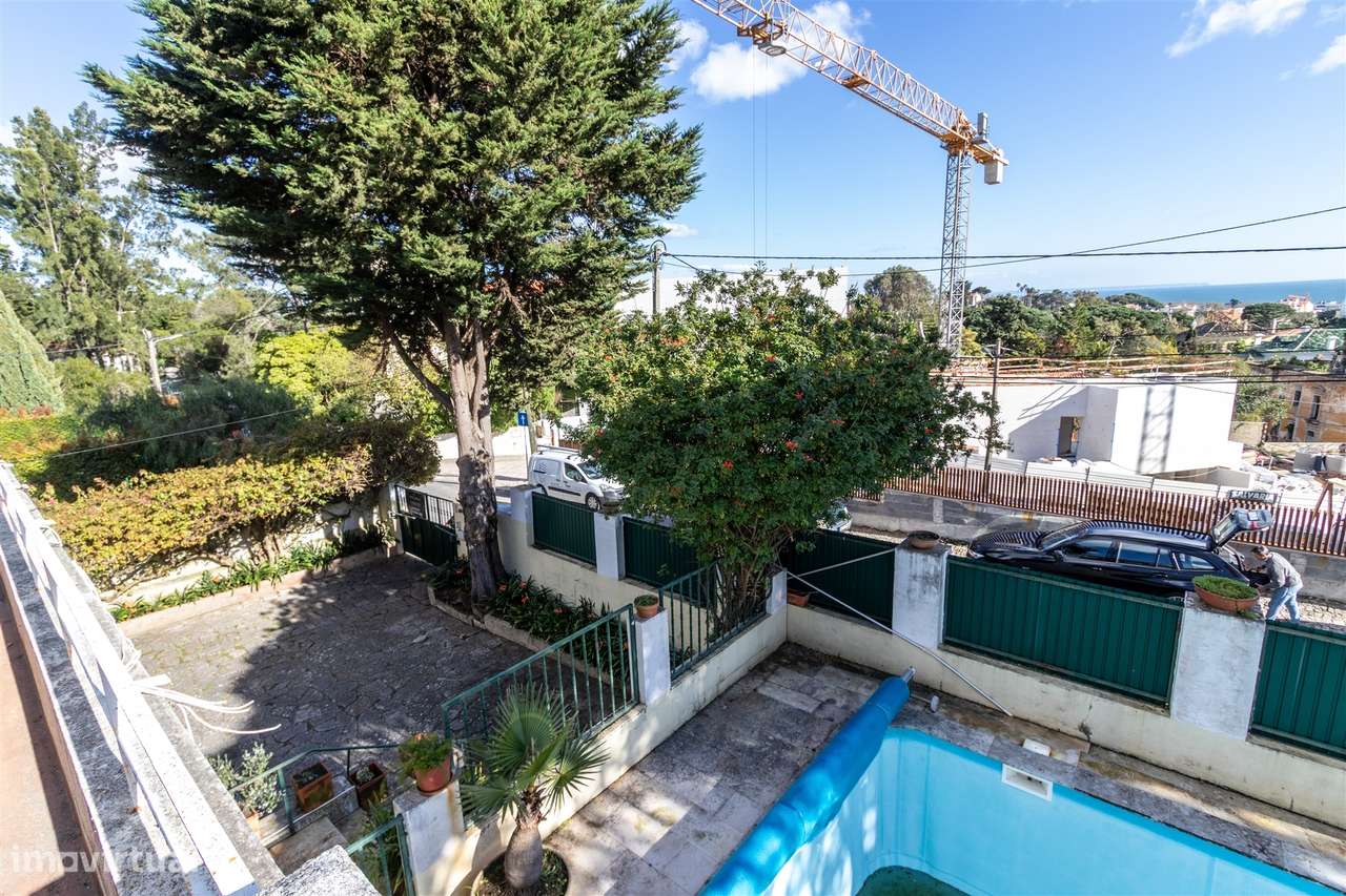 Moradia Estoril Cascais Vista Mar para renovar T6-42