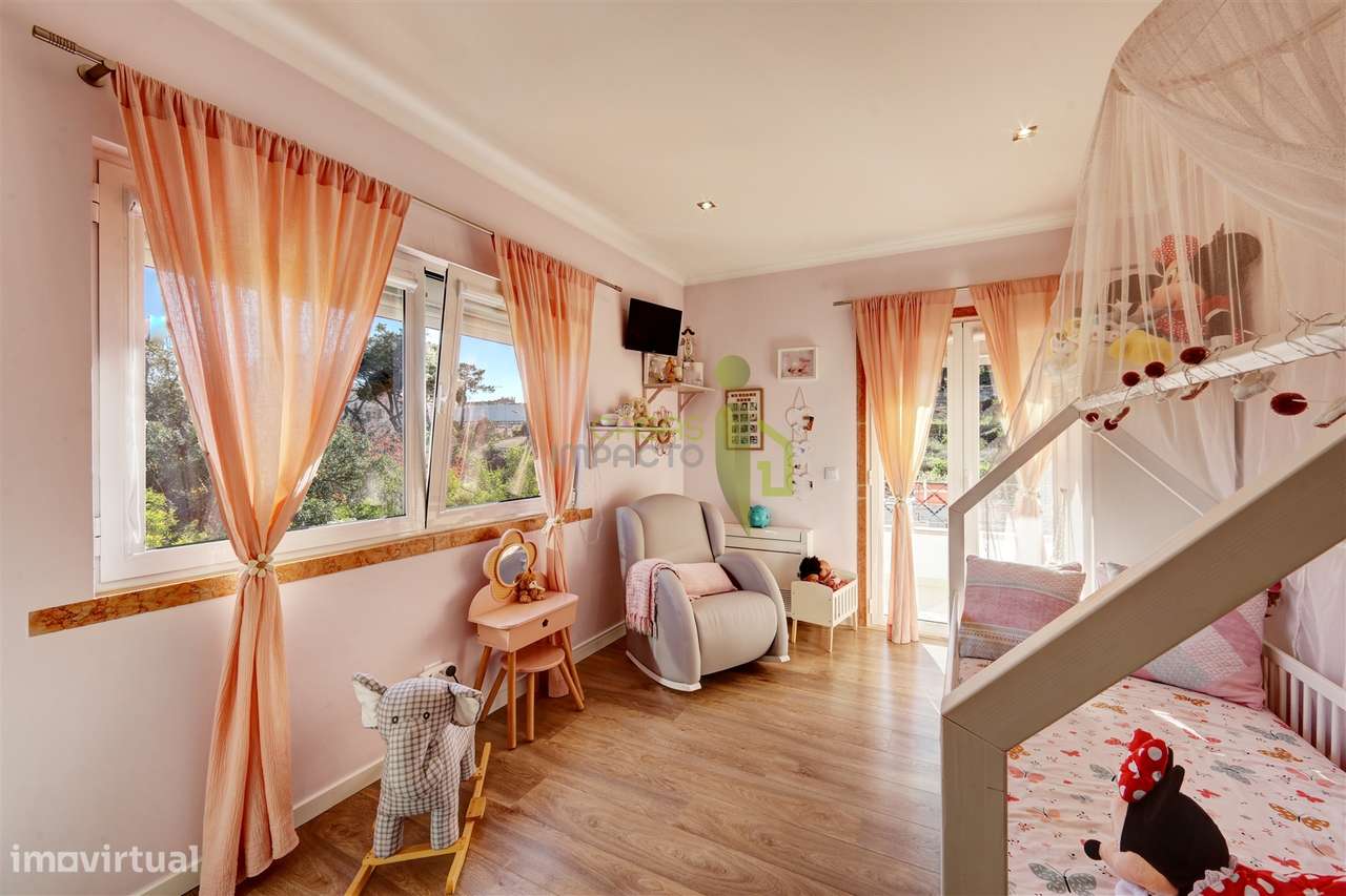 Moradia Clássica T3 transformada em T4, em Rio de Mouro, Sintra-18