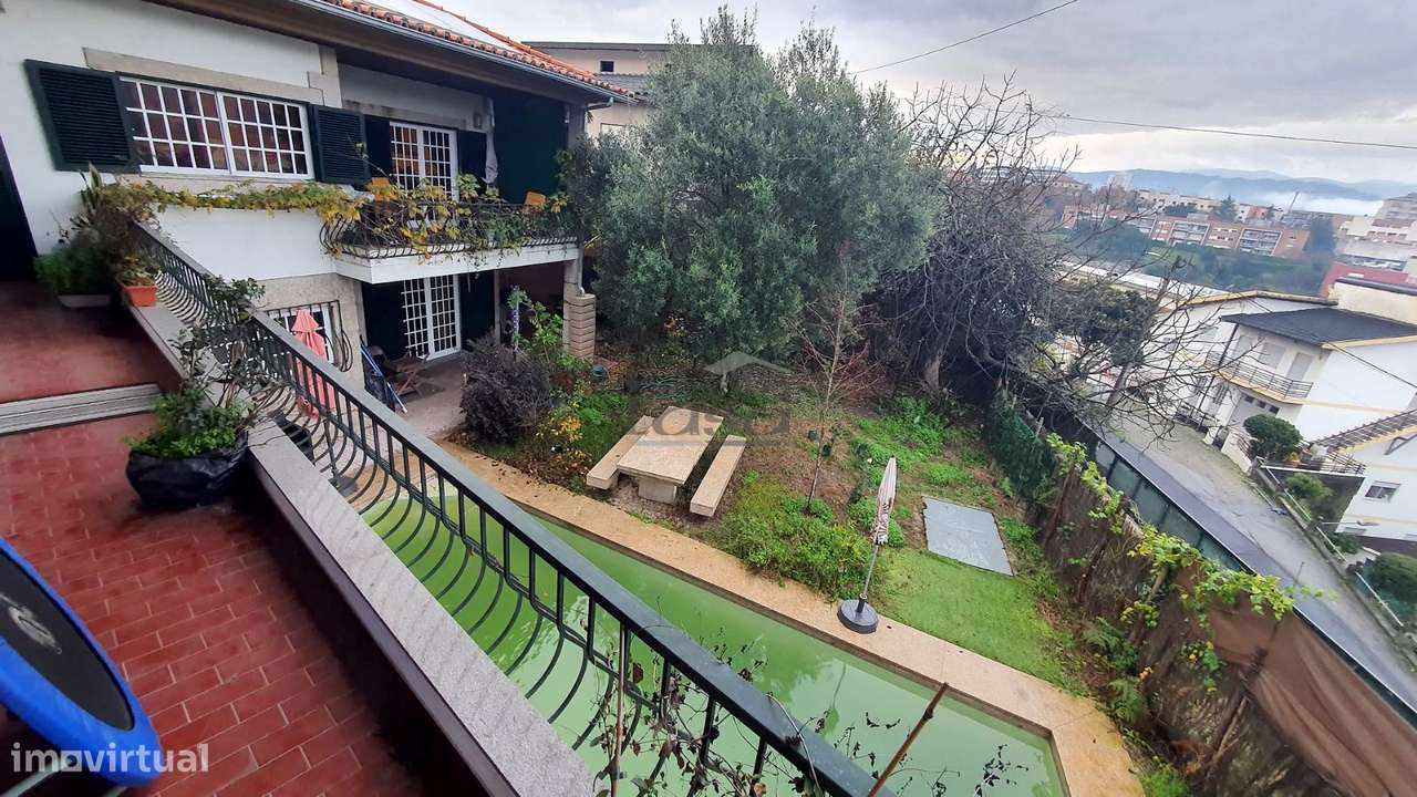 Moradia Independente com Vistas Panorâmicas  O Refúgio Perfeito em ... - Grande imagem: 2/29