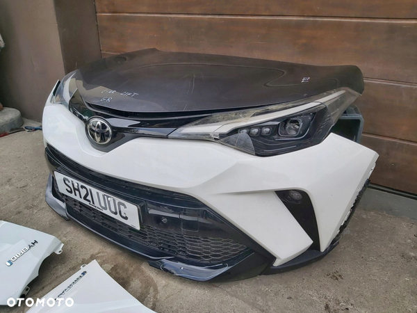 Toyota C-HR Lift 2,0 GR Sport pas przedni zderzak maska lampa chłodnice - 4