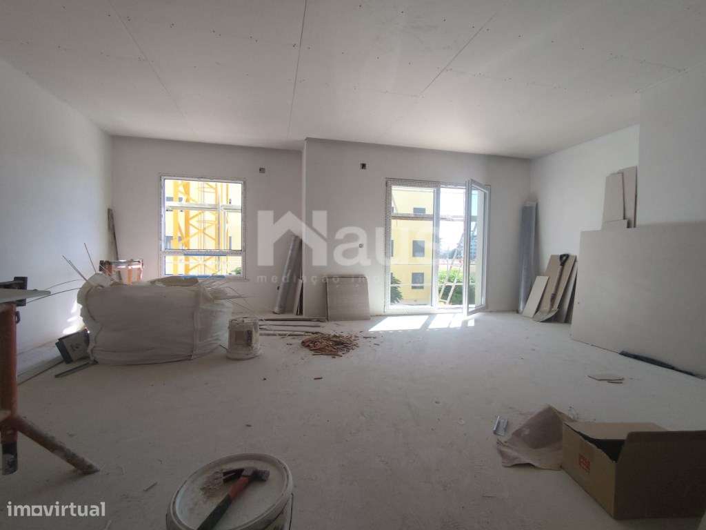 T3 com parqueamento em fase de construção - Conclusão prevista Maio... - Grande imagem: 2/12