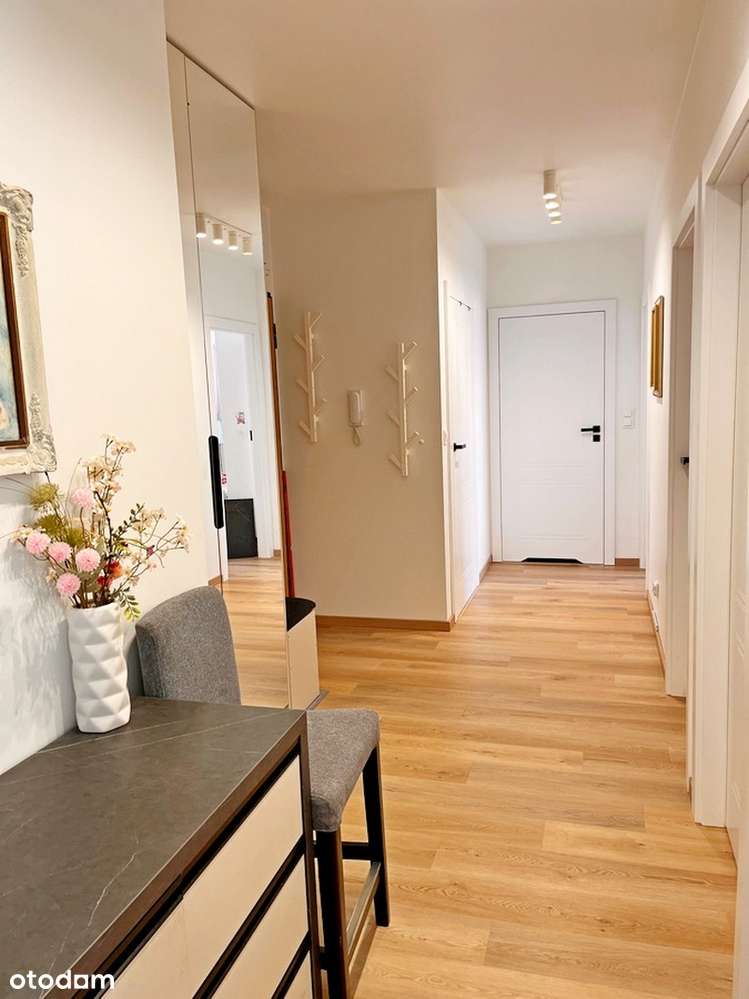 Balkon / 4 Pokoje / Garaż / Piwnica-13