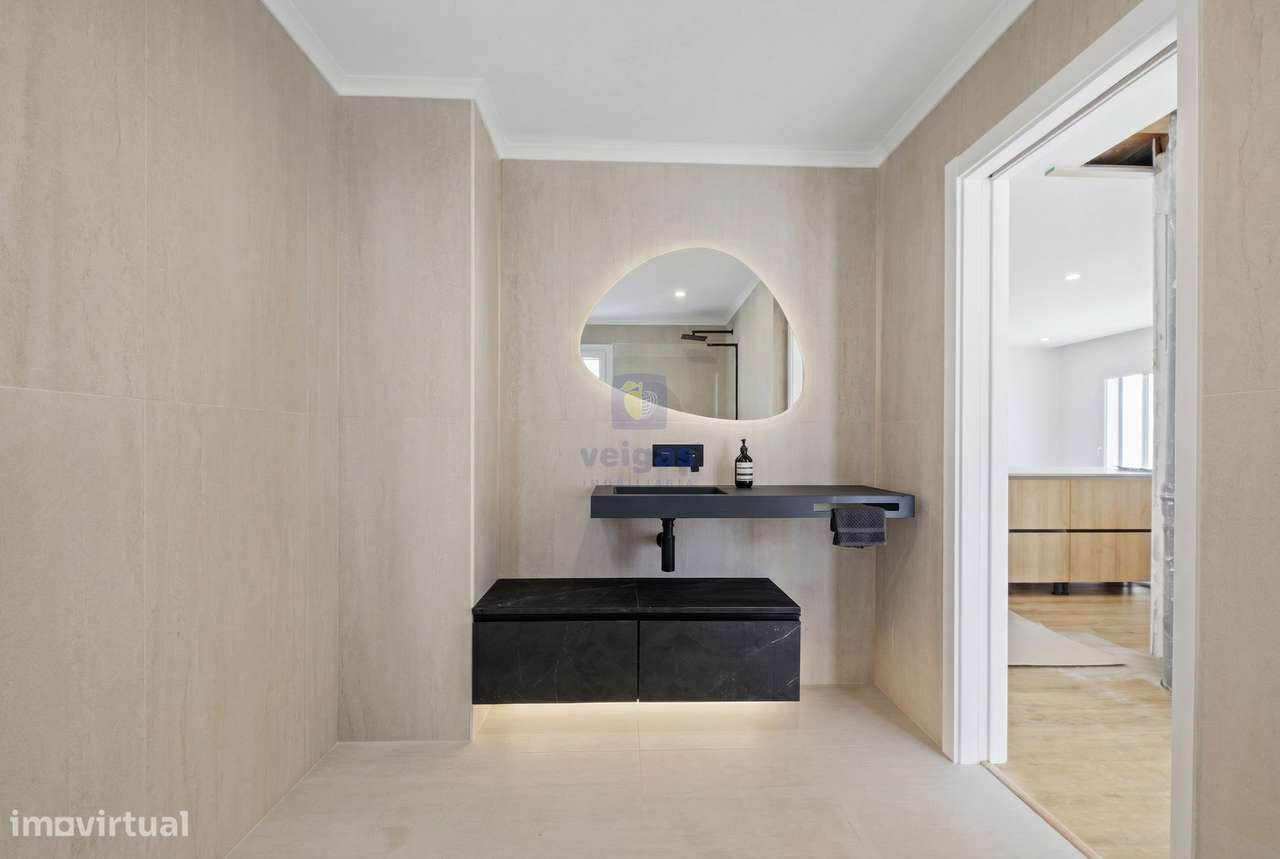 Moradia T5 Contemporânea com Piscina Aquecida – Santa Iria da Azóia-28