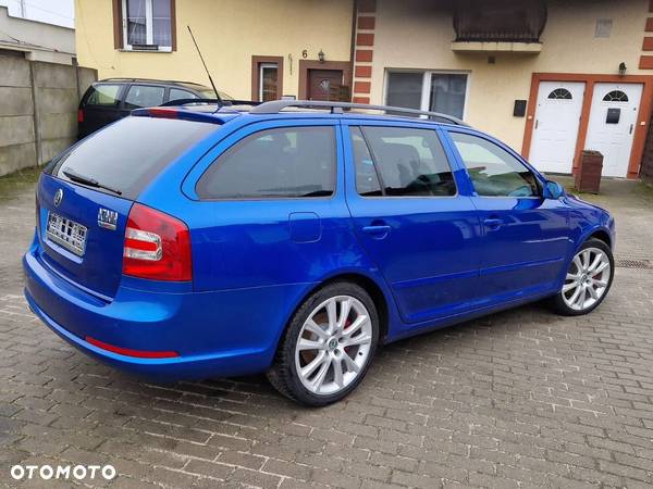 Skoda Octavia Combi 2.0 TDI CR DPF DSG RS - 7