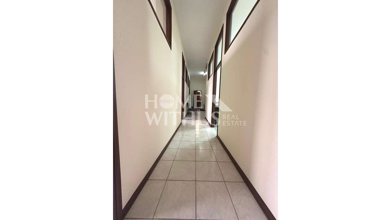 ESCRITÓRIO CENTRO DE ERMESNDE-12