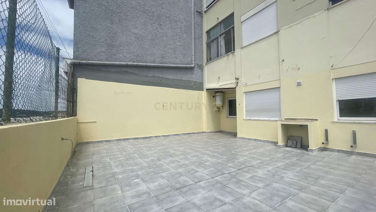 Apartamento T3 com Logradouro, em São Sebastião, Setúbal - Grande imagem: 2/21