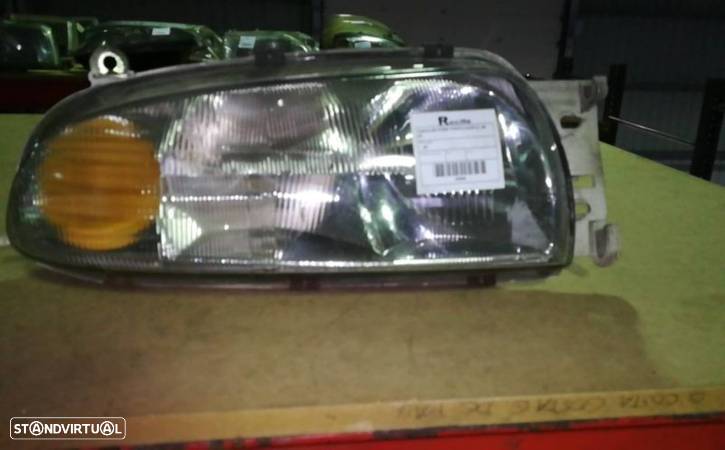 Optica Farol Direita Drt Ford Fiesta Iii (Gfj) - 1