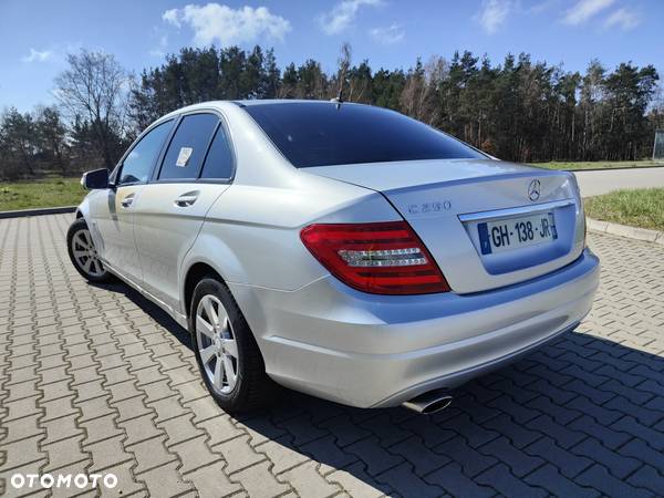 Mercedes-Benz Klasa C 250 CDI DPF BlueEFFICIENCY Avantgarde - 22