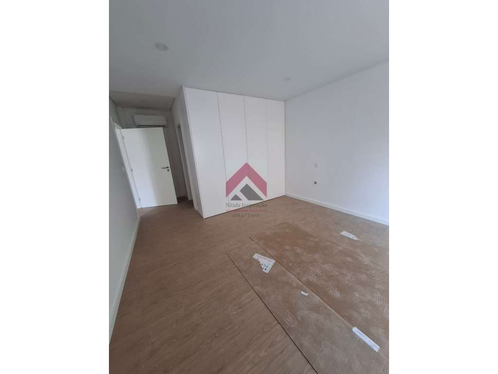 Apartamento T1 + 1 em Esgueira, Aveiro-12
