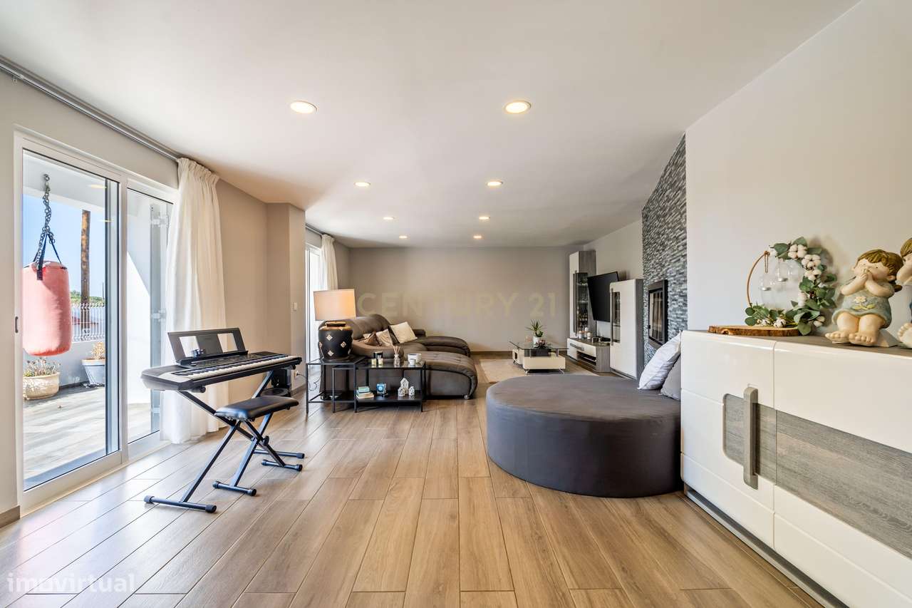 MORADIA T5 AMPLA E LUMINOSA EM ZONA TRANQUILA  – FERRARIAS, ALGOZ, ALG - Grande imagem: 5/41