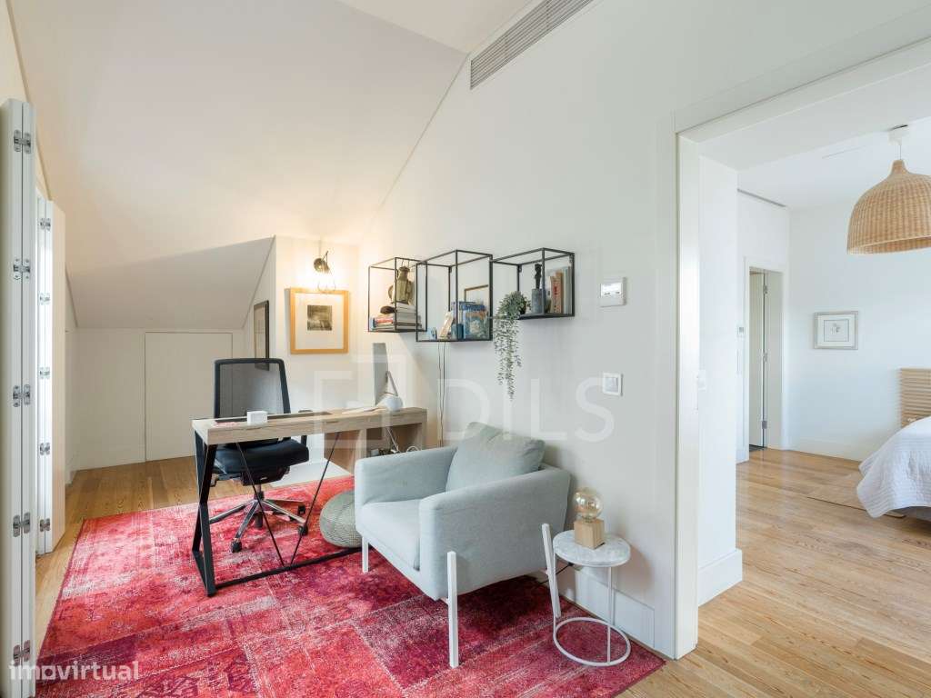 Apartamento T3 duplex com vista rio e garagem privativa, na Estrela...-12