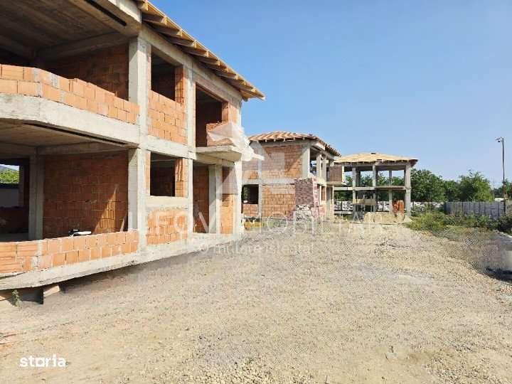 Vila superba P+1 Tunari 171mp, 4 camere, curte proprie, tigla ceramica-6