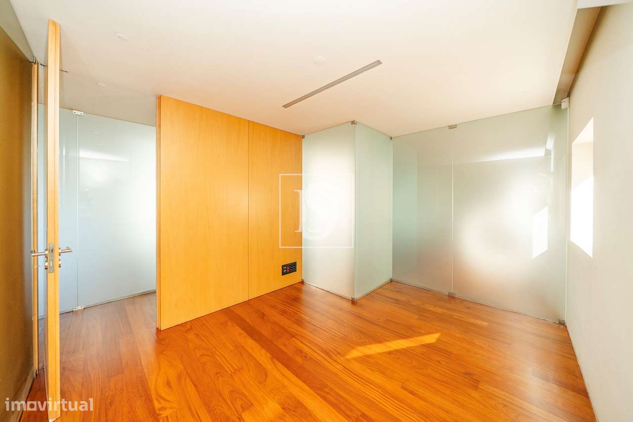 Loja 141m2 na Praça da Justiça, em frente ao Tribunal, Braga-20