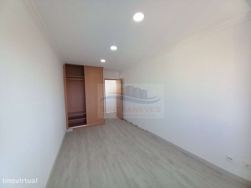 Moradia T3+T3 totalmente remodelada, com terraço, 4 casas de banho,...-39