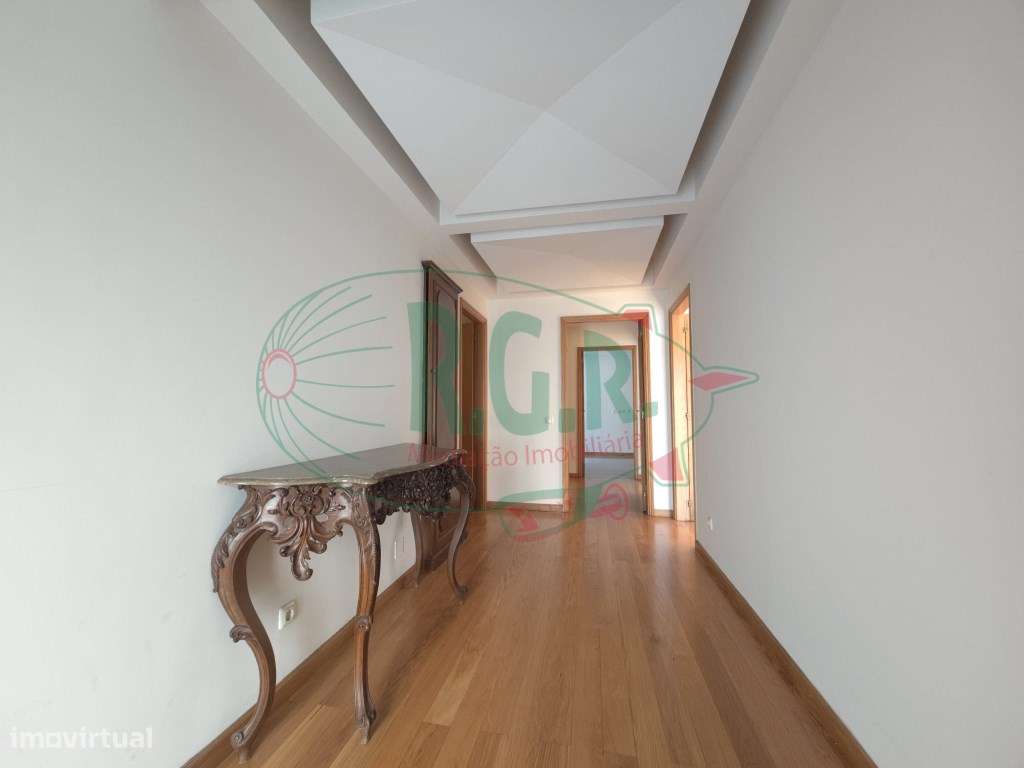 Moradia Isolada T3 | Piscina | Vistas Rio | 5 Min Porto-6