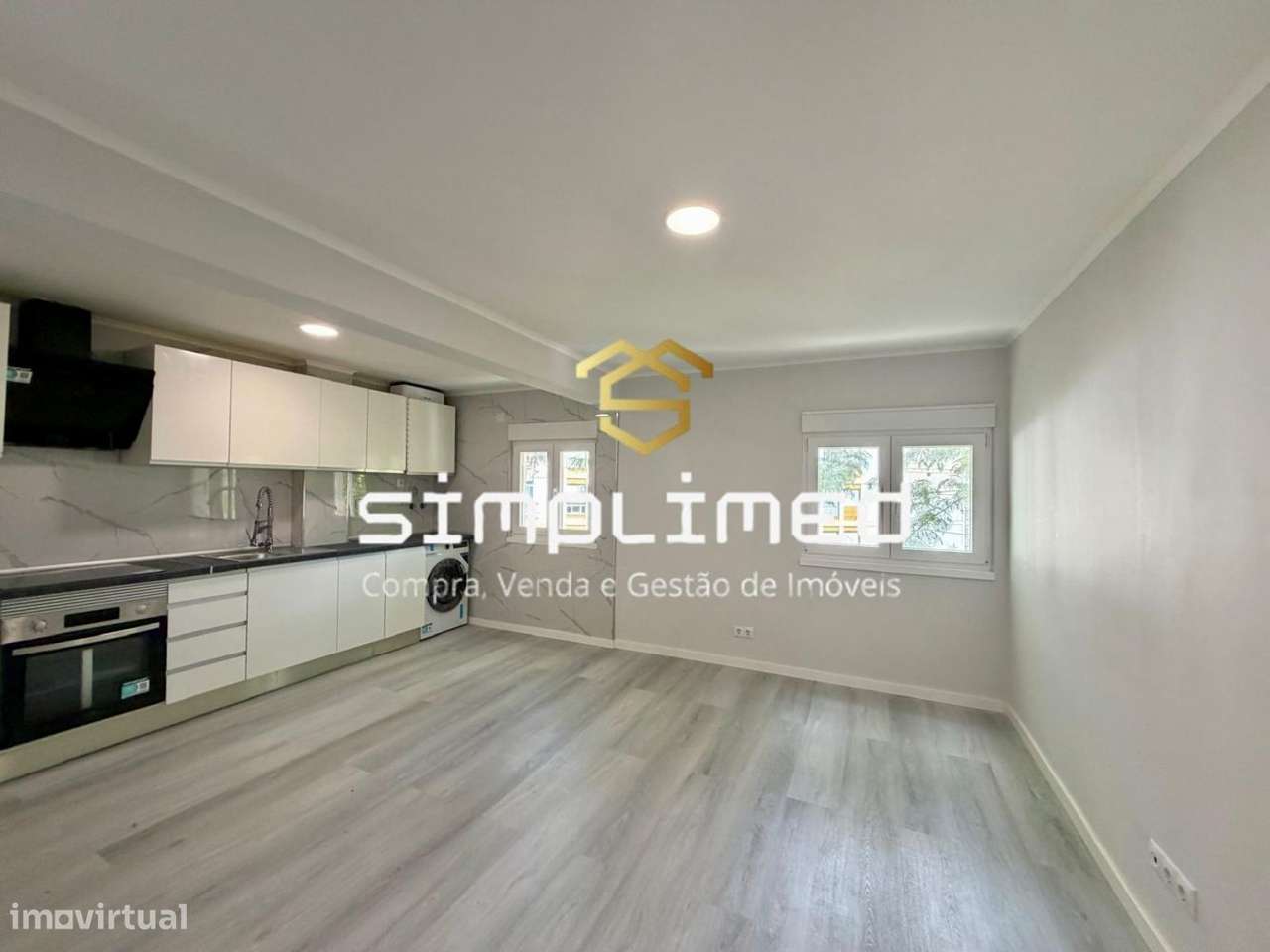 Apartamento T3 localizado no Laranjeiro-0