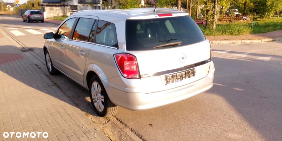 Opel Astra III 1.8 Cosmo - 17