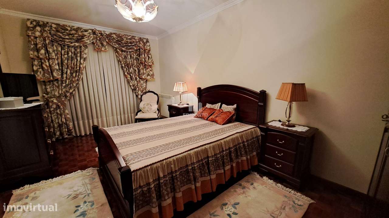 Moradia T6 Exclusiva com terreno de cerca 4.000 m² e Piscina Privada e-22