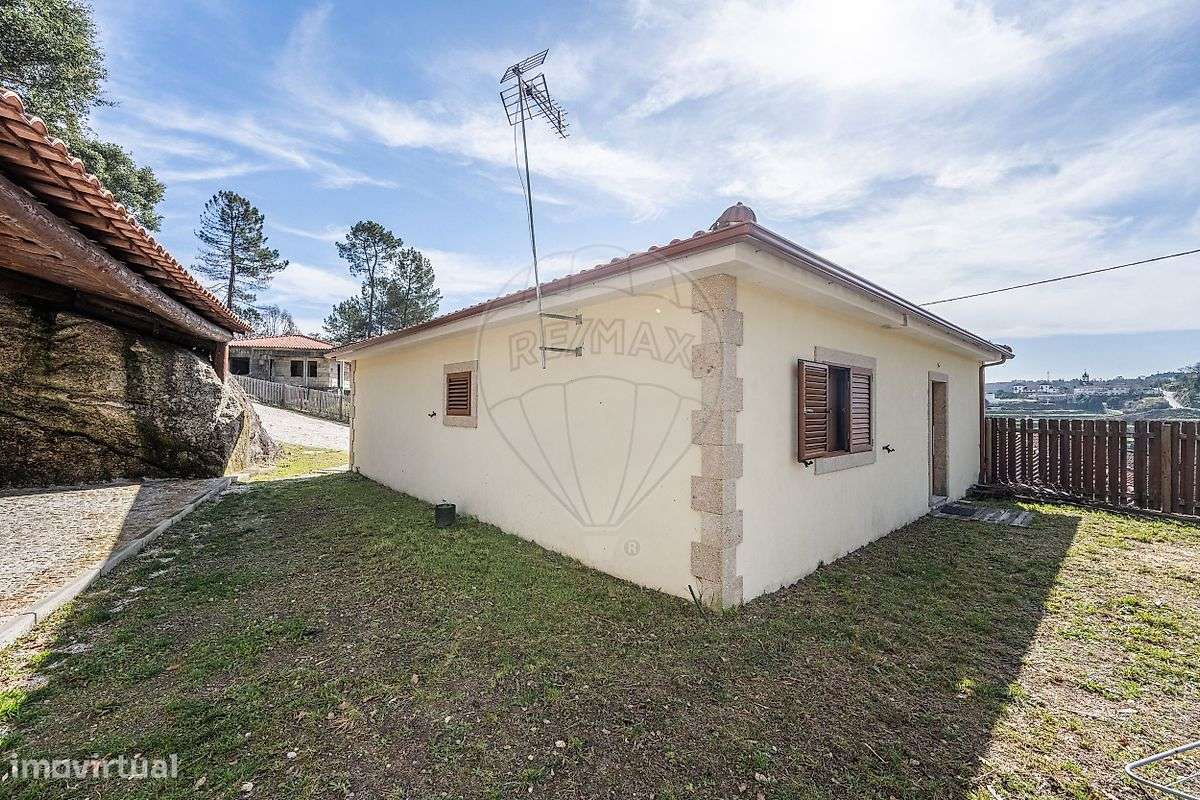 Moradia T2 para venda-12