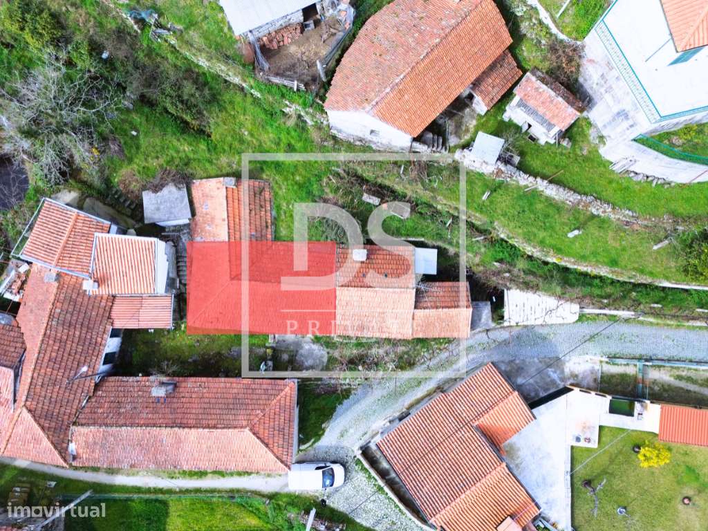 Moradia T3 para restauro em Ovil - Grande imagem: 2/16