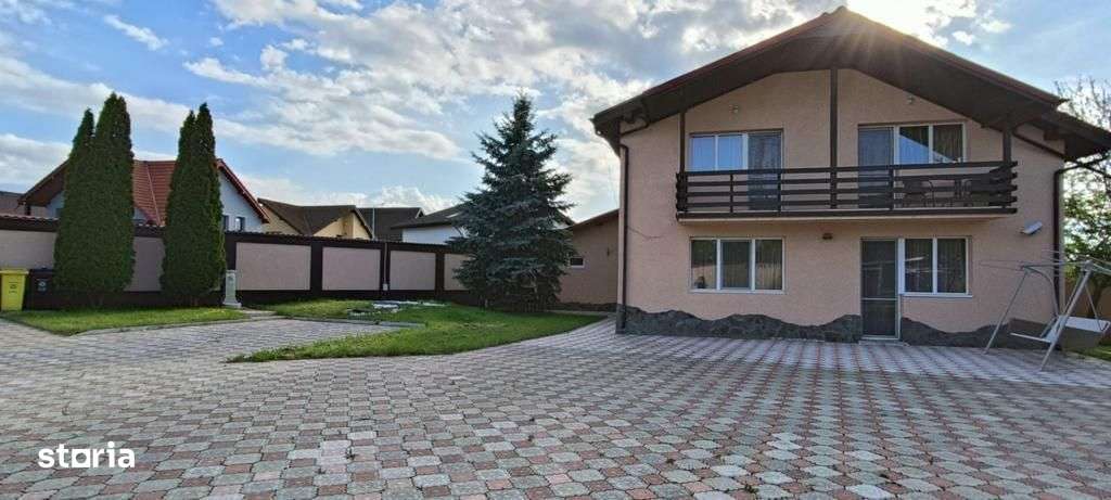 Vand casa cu teren de 900 mp in Harman - Imagine principală: 2/8