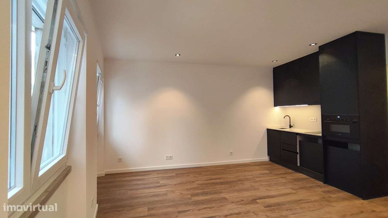 Apartamento T0 Avenidas Novas totalmente remodelado - Grande imagem: 2/20