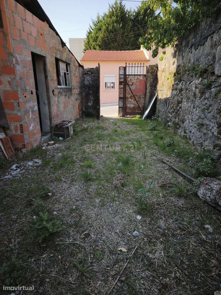 ​Terreno com Ruína em Rio Tinto – Excelente Oportunidade de Investime-5