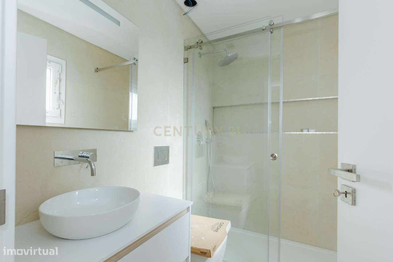 Apartamento T2 Novo com Vista Panorâmica em Loures-19