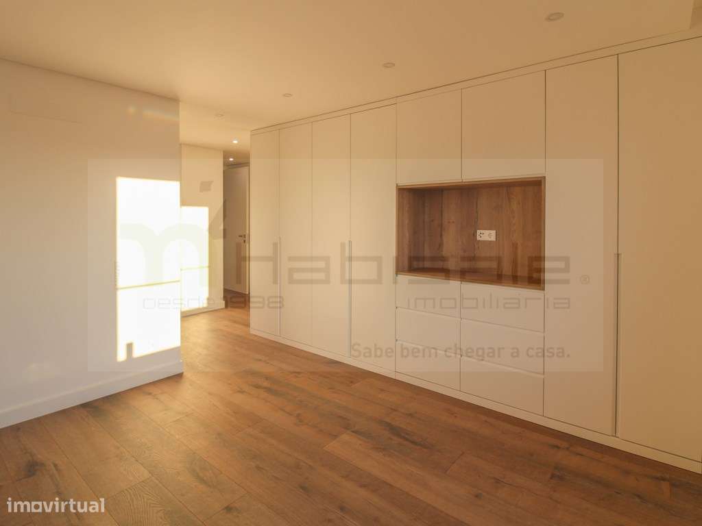 T3 com terraço perto da praia e universidade-23