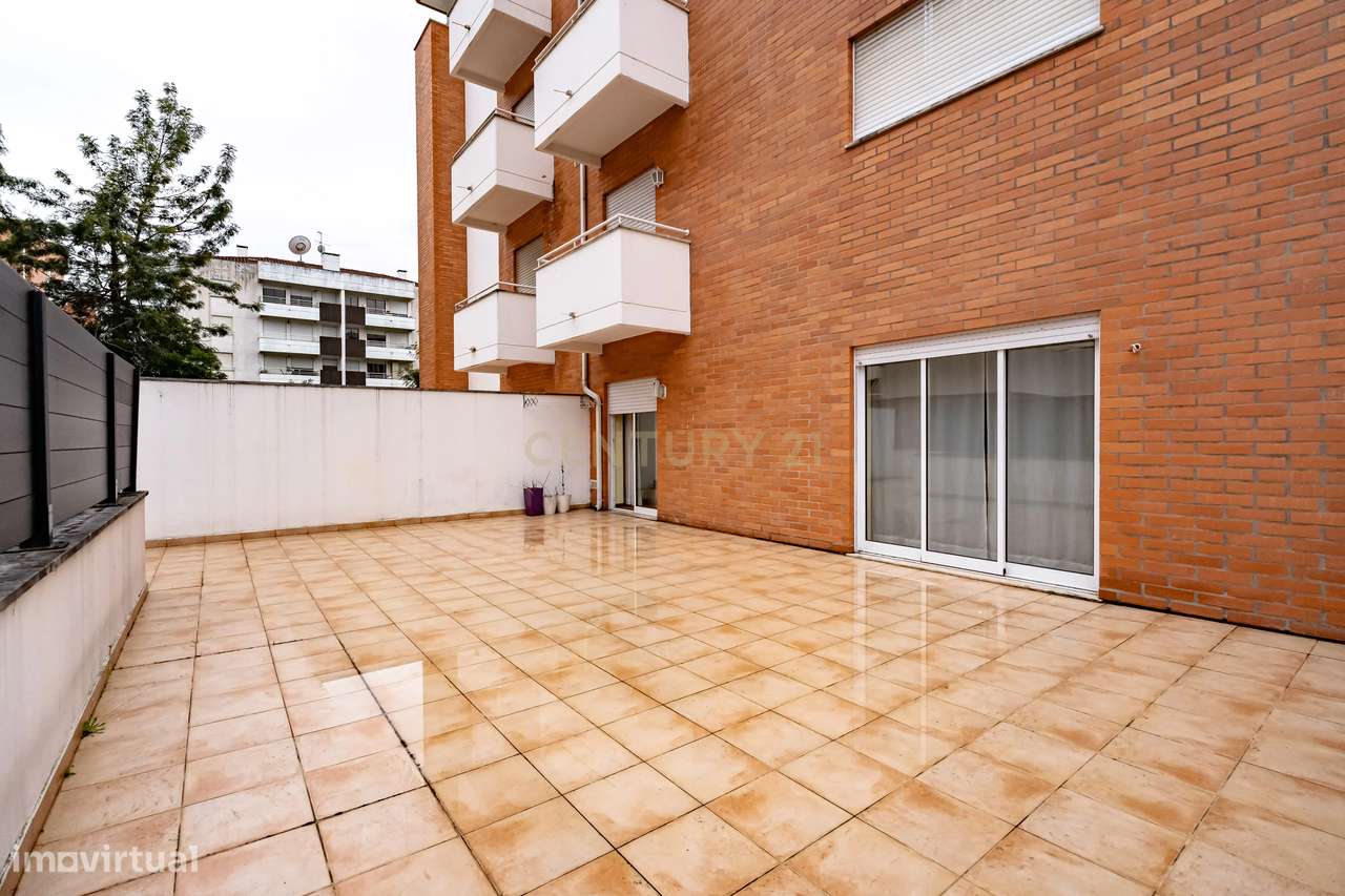 Apartamento T2 com Terraço e Garagem fechada em Condeixa-a-Nova-12