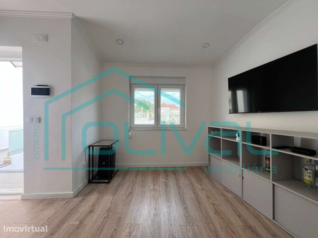 **Vivenda T2 Remodelada com Terraço em A-dos-Melros, Alverca do Rib...-17