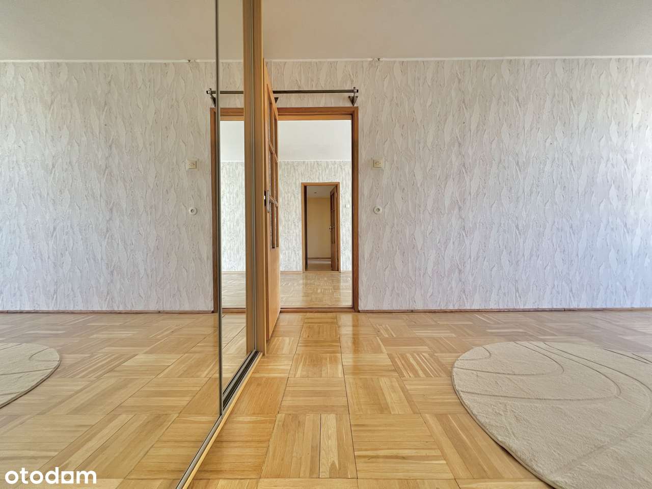 Przestronne, słoneczne mieszkanie, trzy pokoje, centrum 65 m 2-10