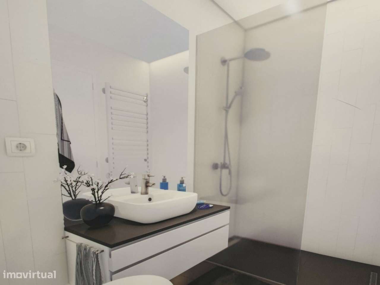 Apartamento T4 com parqueamento. Perto da Praia - Grande imagem: 4/24