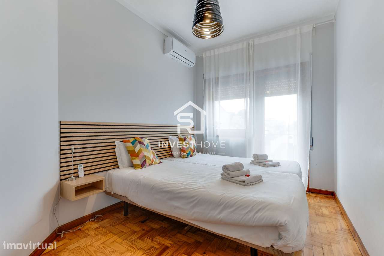 Prédio | 4 Apartamentos T2 | Licença AL ativa | Porto-25
