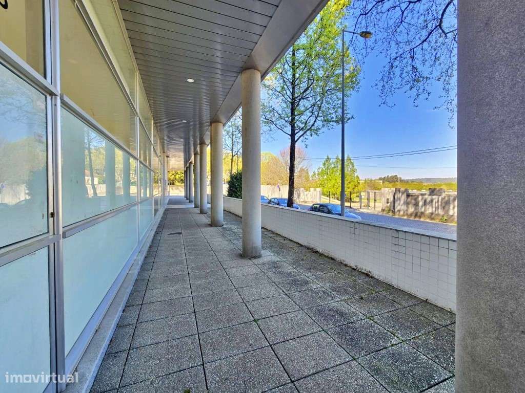 Loja no centro do Castêlo da Maia - Grande imagem: 4/9