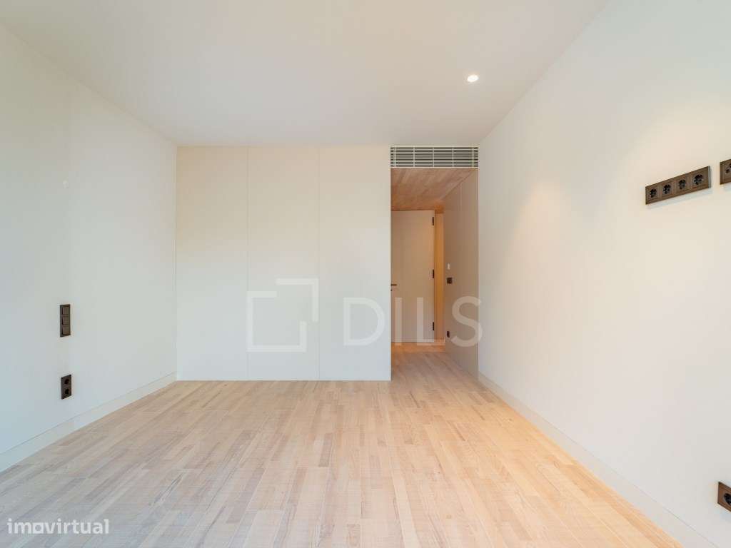 Apartamento T4+1 na Foz - Último Piso Cobertura Privativa-18