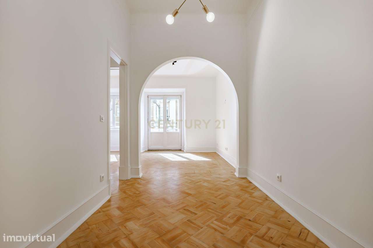 Charmoso T1+1 no coração da cidade – Rua Latino Coelho - Grande imagem: 2/21