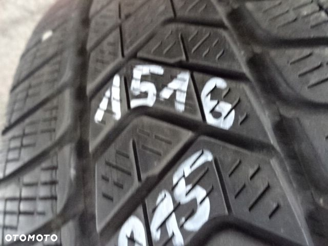 215/65/R17 99H PIRELLI WINTER SCORPION - 10