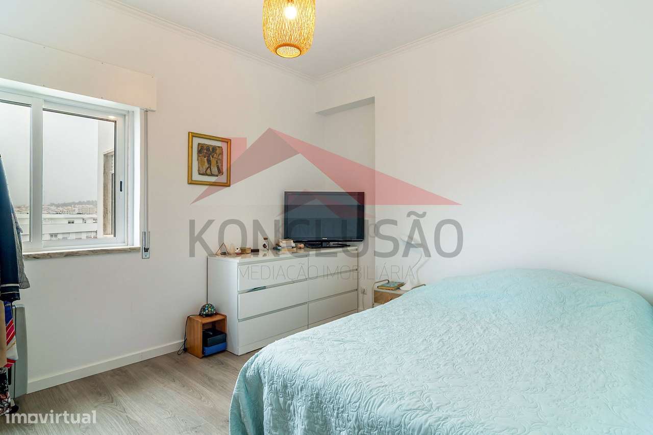 """Apartamento T4 Remodelado com Vista Panorâmica para o Rio Tejo -...-13