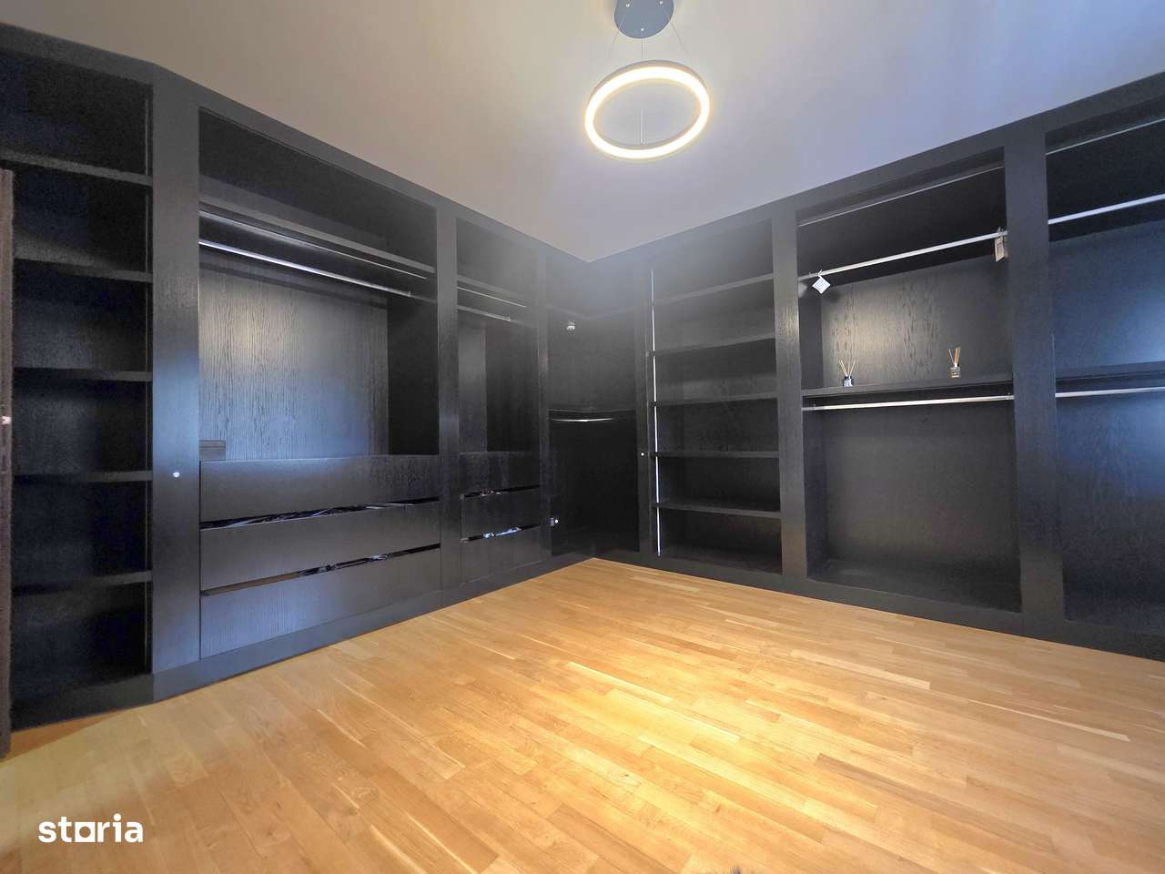 Vilă excepțională cu lift, piscina și teren de 1000 mp | VOLUNTARI-10