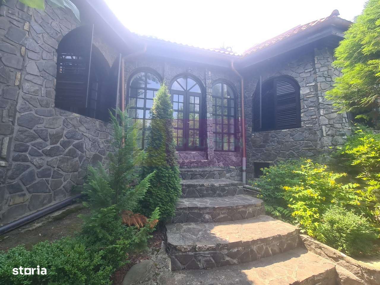 Vila de vanzare in Campina - Zona Lunca Mare - Imagine principală: 2/20