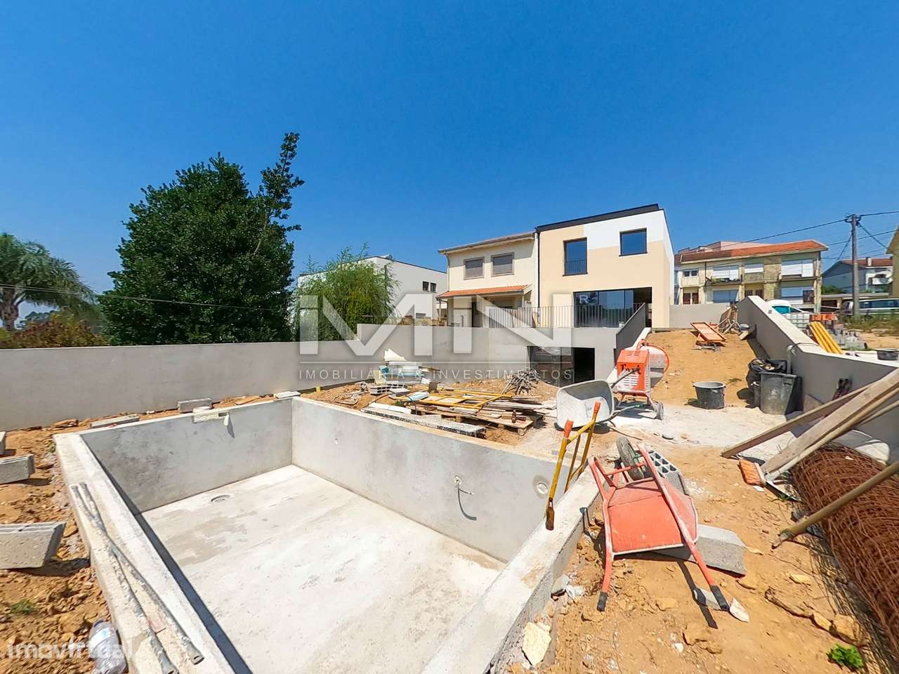 Moradia V4 -c/ piscina - 5 km do Porto-43