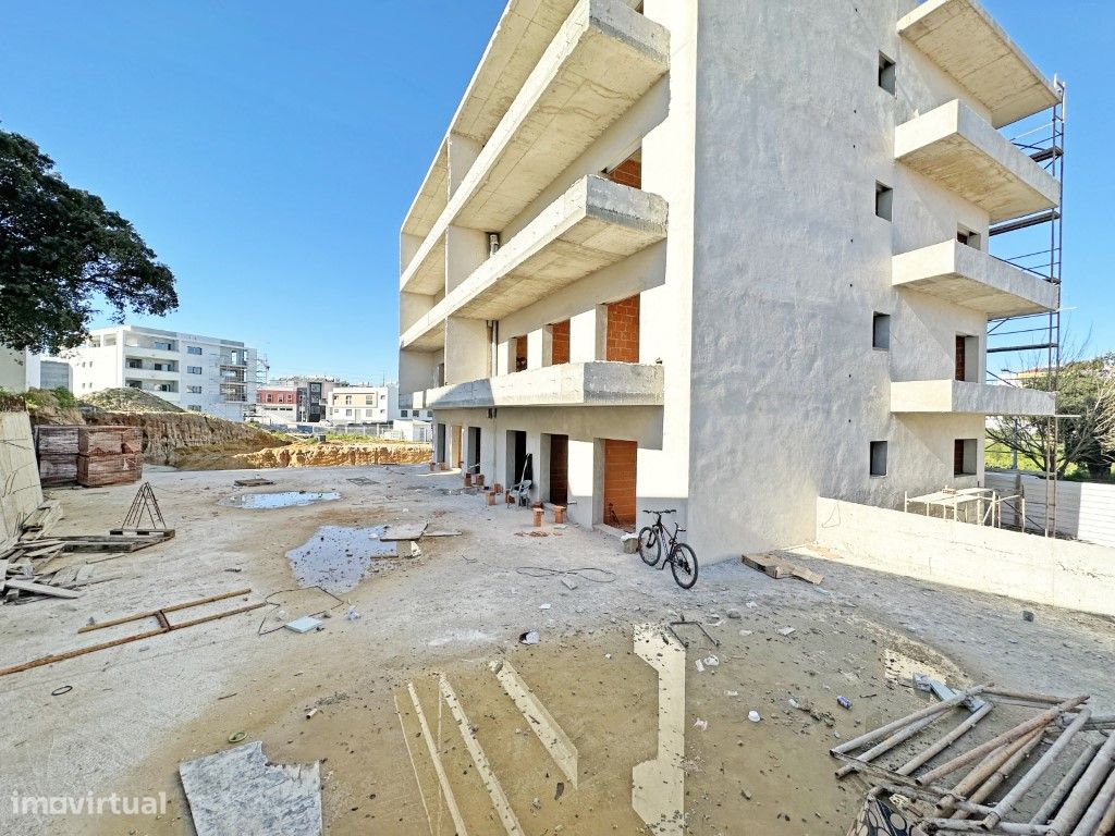 Apartamento Novo T3 C/ Varandas e gar...