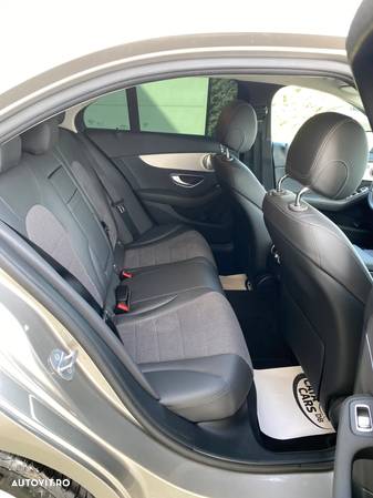 Mercedes-Benz C 220 d T 9G-TRONIC Avantgarde - 25