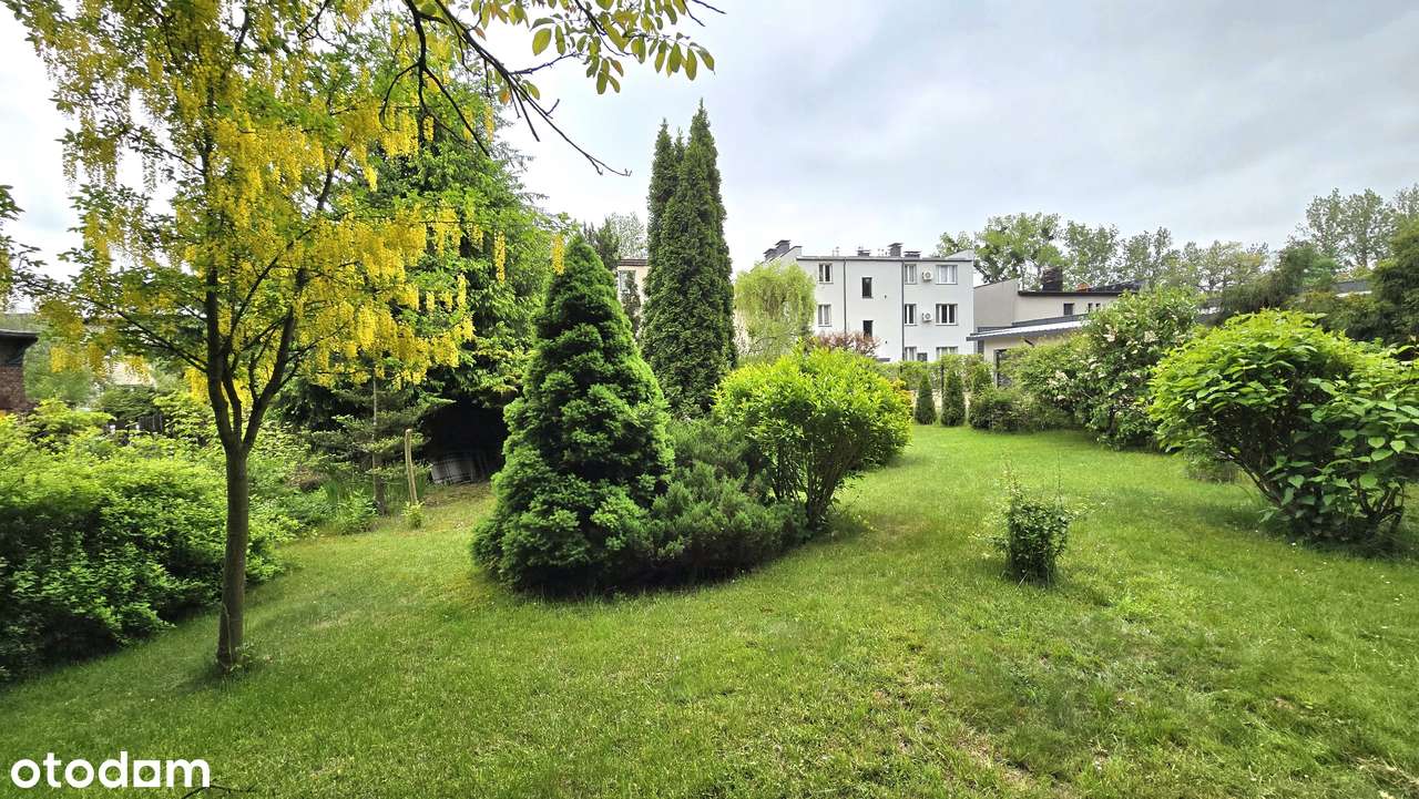 Dom z potencjałem! Przestronny, dwa odrębne lokale, duża działka!-19